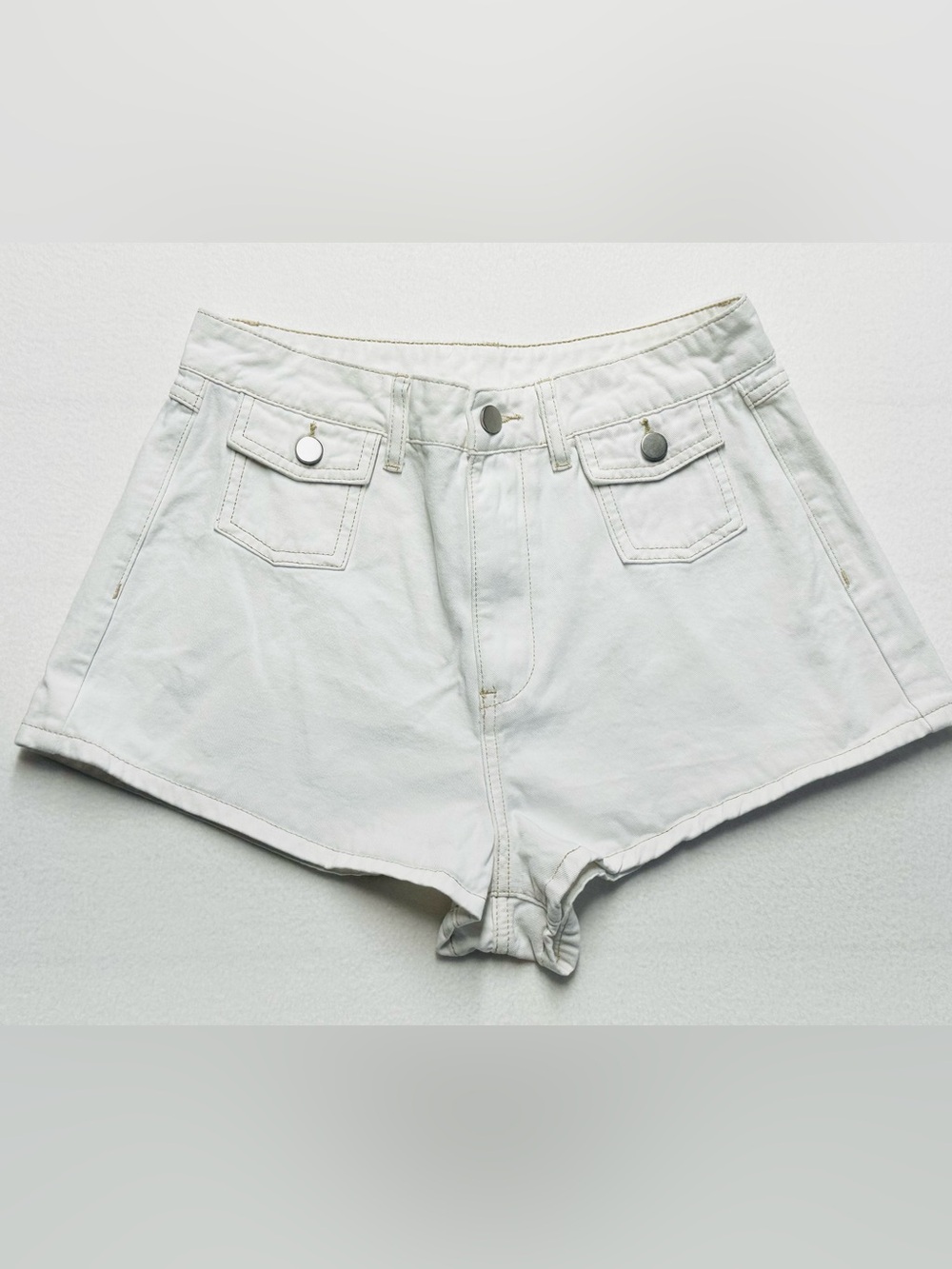 Cider White Denim Micro Shorts – Women’s Medium Y2K Low Rise
